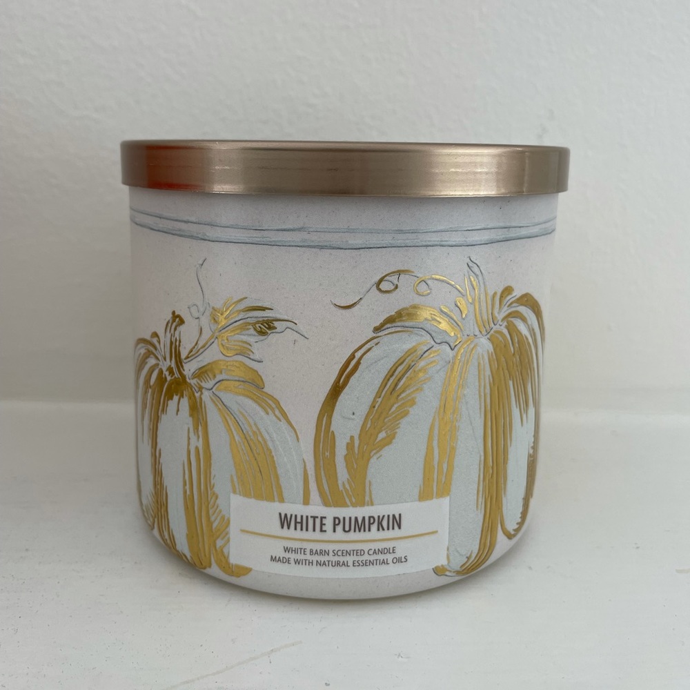 Bath and body works White Pumpkin 3 wick candle